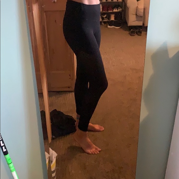 Black high waisted lululemon leggings with design - Picture 3 of 5